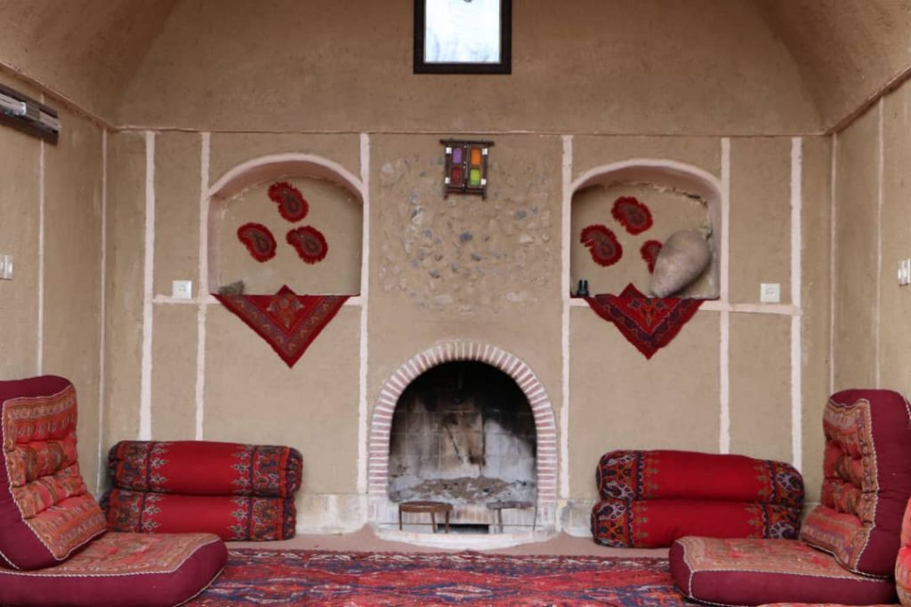 اقامتگاه بوم گردی ظهرود راین