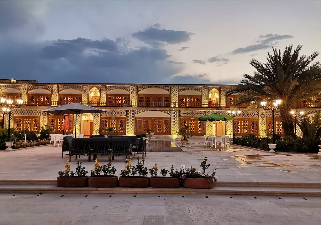 , هتل بوتیک کاروانیکا کرمان