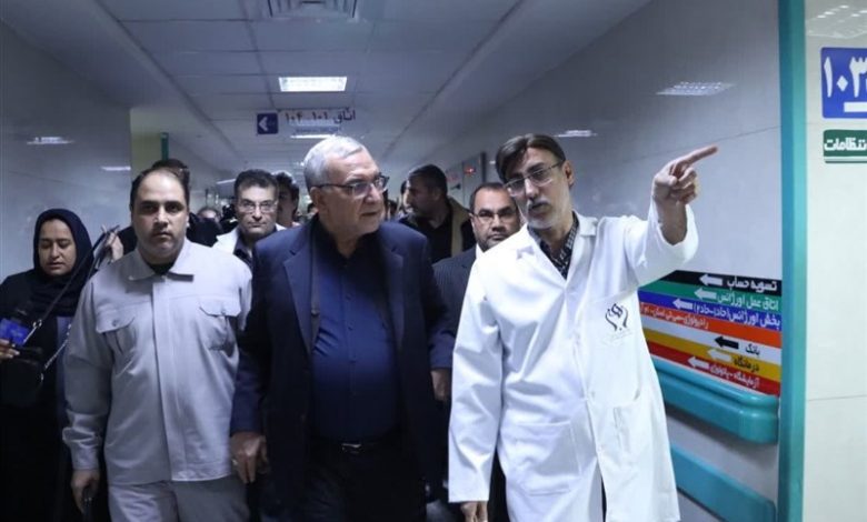 وزیر بهداشت: بستری ۱۰۱ مجروح انفجار تروریستی در بیمارستان‌های کرمان/ ۳۲ مجروح بدحال هستند