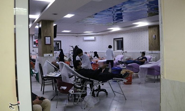 روایت انتقال خون از مردمی که برای اهدای خون در انفجار کرمان صف یک‌کیلومتری تشکیل دادند