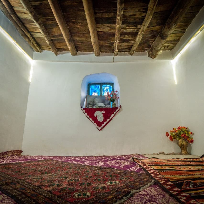 اقامتگاه خونه خشتی راور