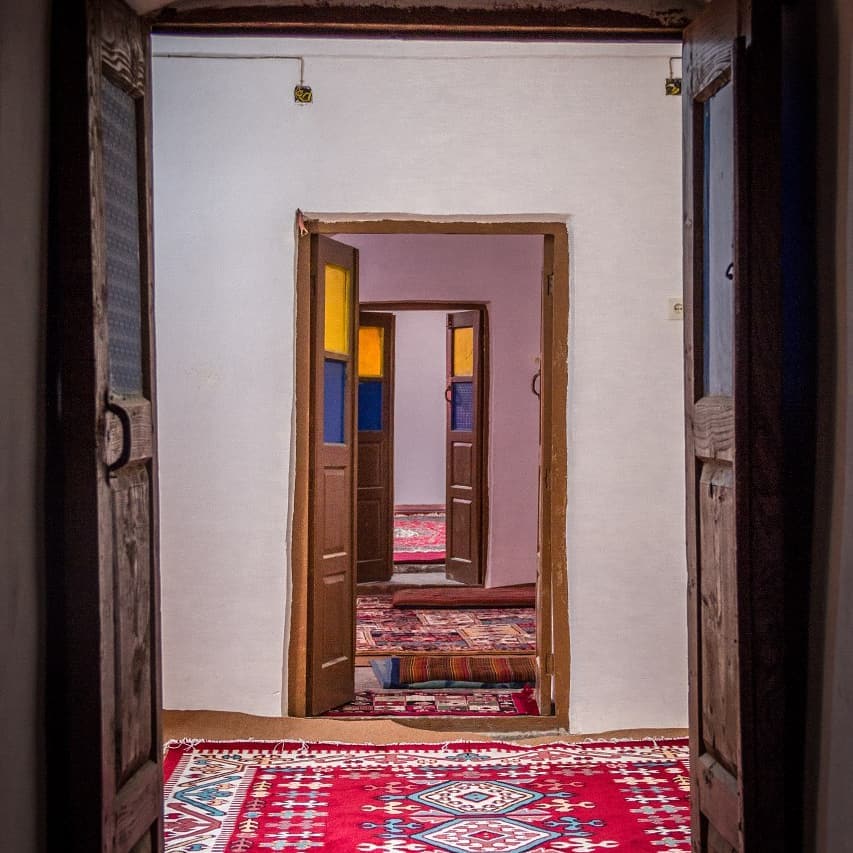 اقامتگاه خونه خشتی راور