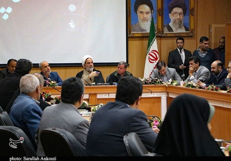 , درویشیان: تعهد ارزی برای کشاورزان از سال آینده حذف می‌شود/ فسادهایی از کارت‌های بازرگانی داشتیم