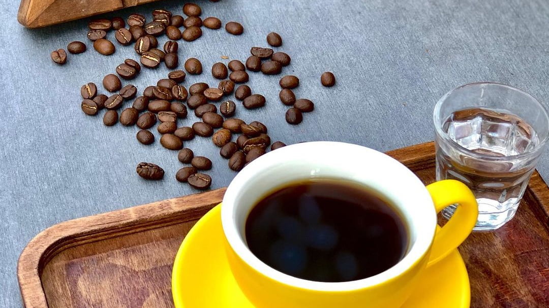 , کافه فِیمِس راور