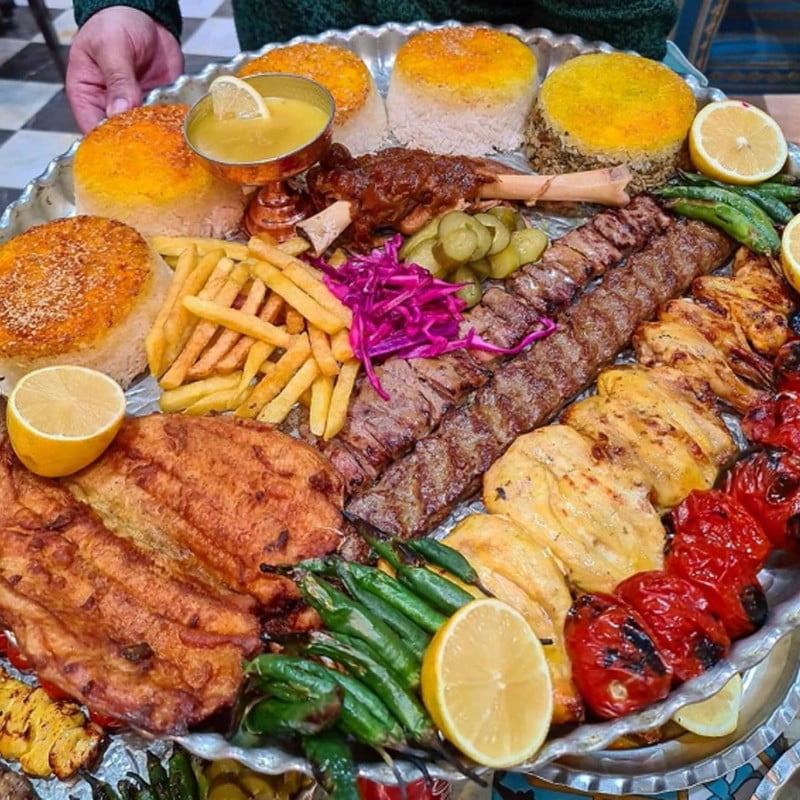 , رستوران شمعدونی راین