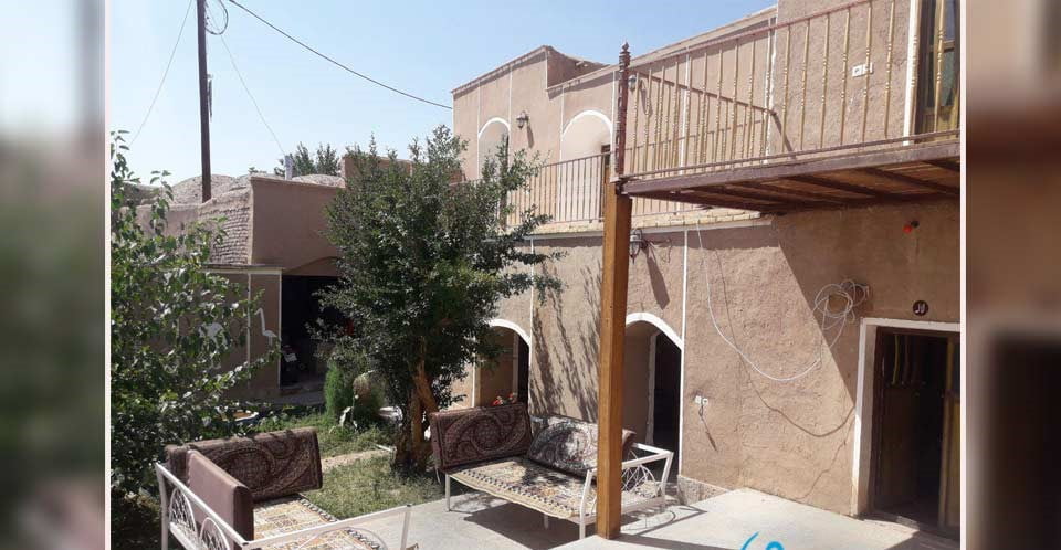 , اقامتگاه بوم گردی آقای نقاش (قیطران) راین