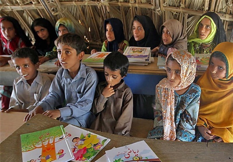 , مصائب تحصیل دانش‌آموزان عشایری ریگان؛ حمل‌ونقل با وانت در ارتفاعات