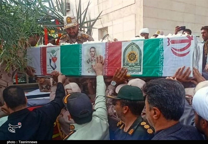 , تشییع پیکر مطهر شهید «یونس محمودی» در رودبار جنوب