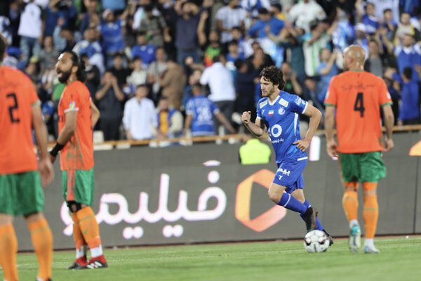 , استقلال از شوک مس خارج شد/ تساوی آبی‌ها برابر رفسنجان در نیمه اول