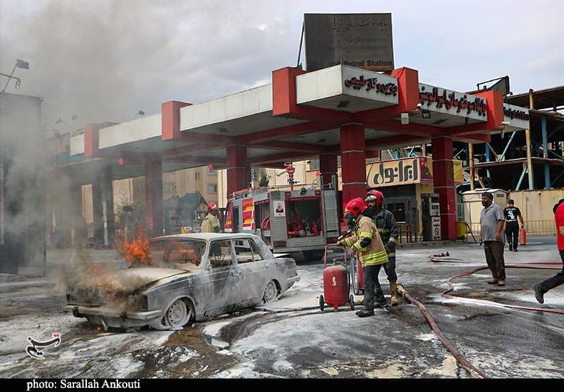 , اقدام به موقع آتشنشانی کرمان مانع آتش‌سوزی پمپ بنزین شد