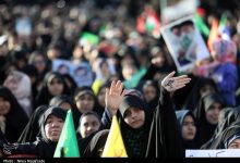 تشکیل زنجیره انسانی مردم کرمان در حمایت از طرح نور پلیس