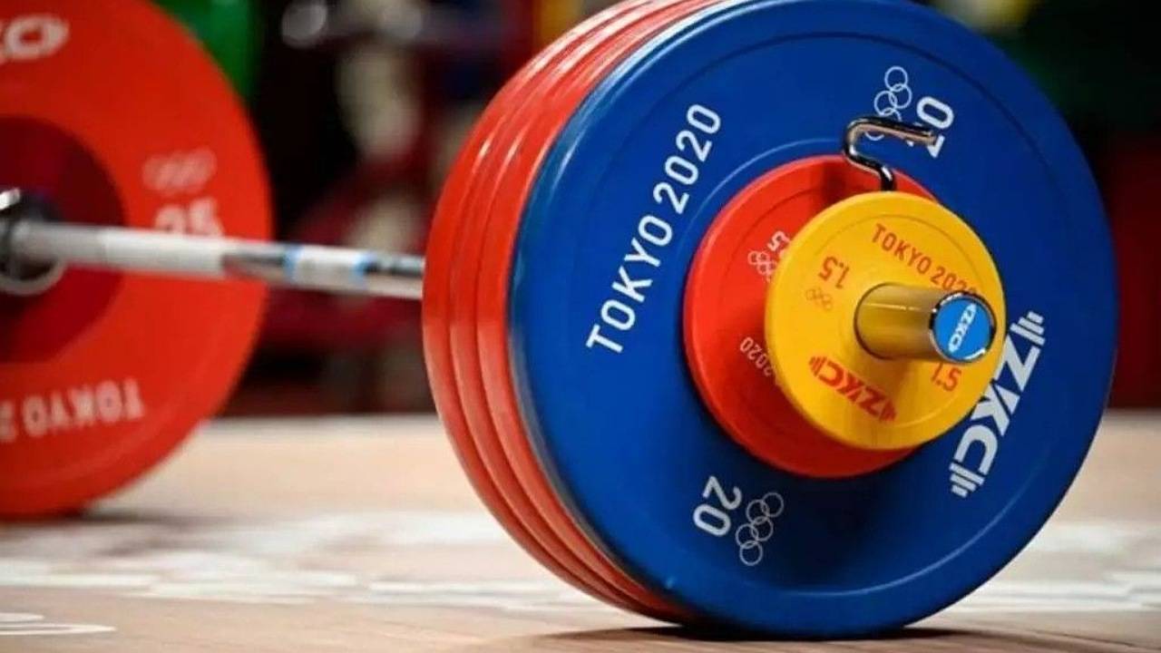 , کرمان فاتح مسابقات وزنهبرداری قهرمانی نوجوانان ایران