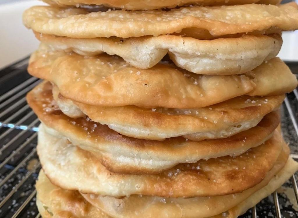 , نان روغنی کول سرخ منوجان