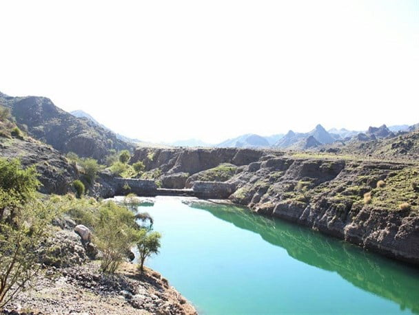 , بند آبخیز داری کندر طول منوجان