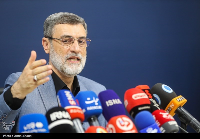 , قاضی‌زاده: پزشکیان نمودارهای غلط ‌به مردم نشان می‌دهد