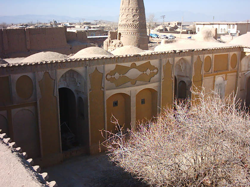, قلعه و چهار برج شاهرخ خان زرند