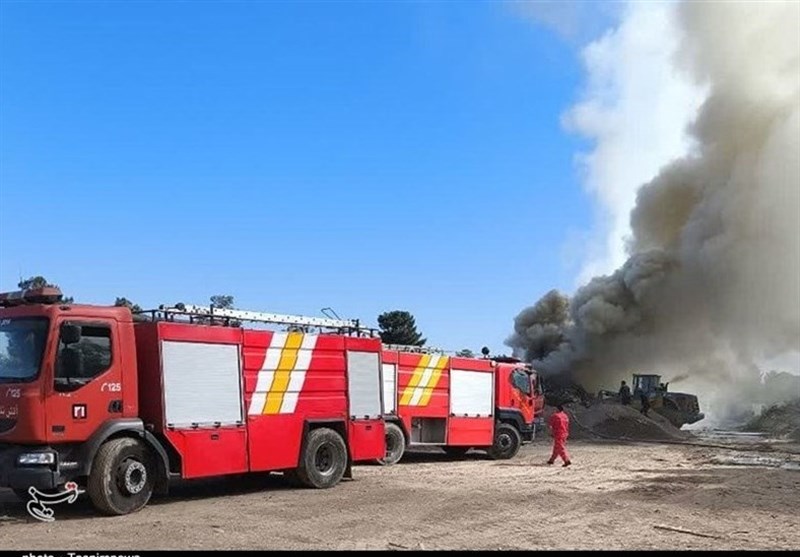 , تکذ‌یب اظهارات آتش‌نشانی/ ‌آتش‌سوزی کارخانه بارز‌ کوچک بود