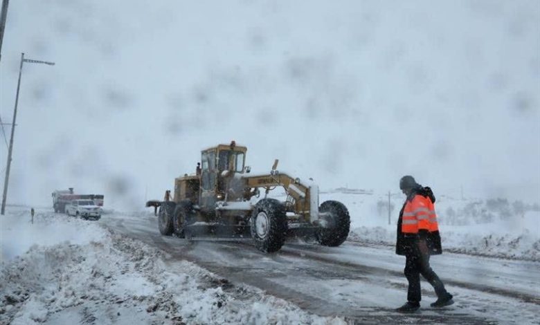 بیش از ۱۴۸۵ کیلومتر از جادههای استان کرمان برفروبی شد