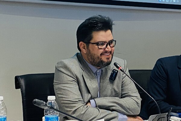 , نماینده بافت، رابر و ارزوئیه: منطقه«ابر» به توسعه دانش محور نیاز دارد